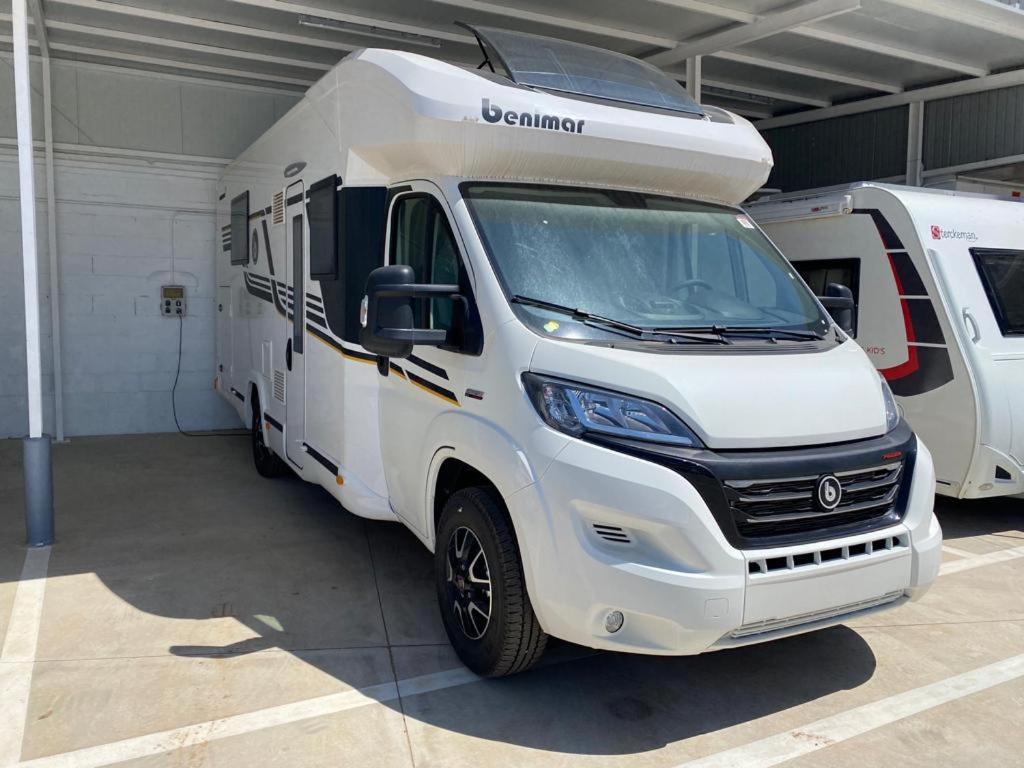 Magnifica Autocaravana Adria Matrix Axess 670Sl Гранада Экстерьер фото