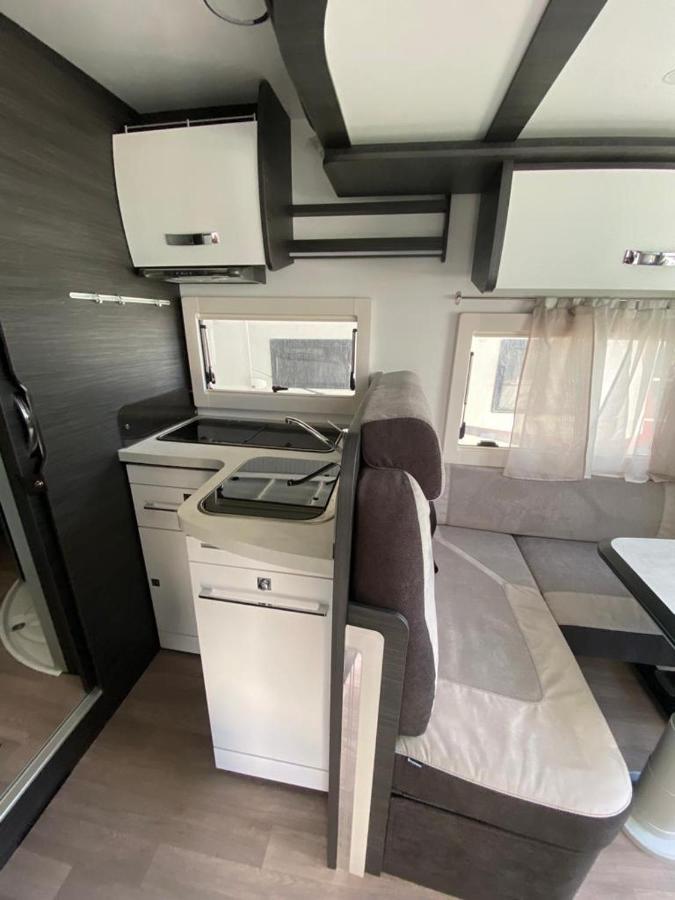Magnifica Autocaravana Adria Matrix Axess 670Sl Гранада Экстерьер фото