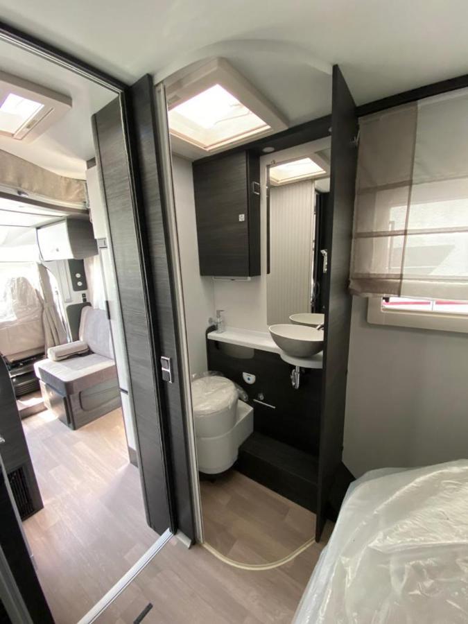 Magnifica Autocaravana Adria Matrix Axess 670Sl Гранада Экстерьер фото